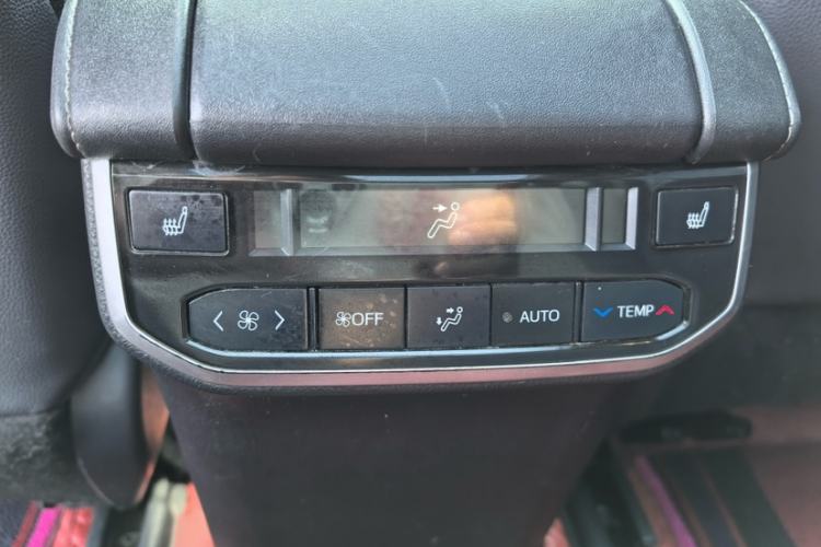 Used Toyota Highlander 2022 Dual-Engine 2.5L Four-Wheel Drive Supreme Edition 7-Seater Interior 3
