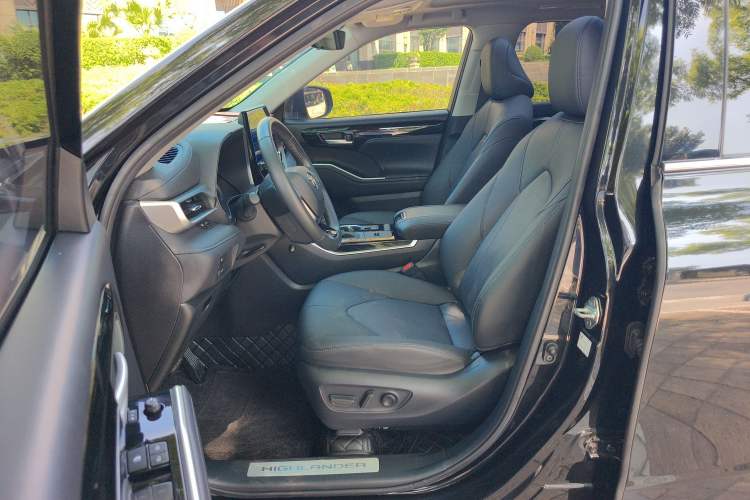 Used Toyota Highlander 2022 Dual-Engine 2.5L Two-Wheel Drive Prestige Edition 7-Seater Interior 3