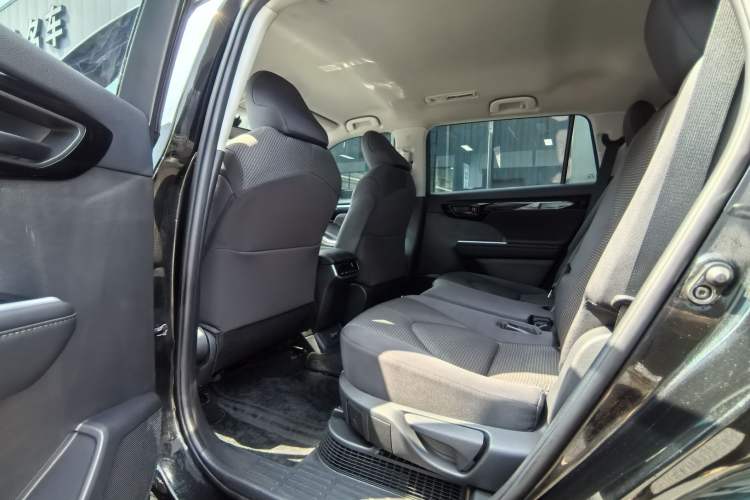 Used Toyota Highlander 2022 Dual-Engine 2.5L Two-Wheel Drive Elite Edition 5 Seats Interior 3