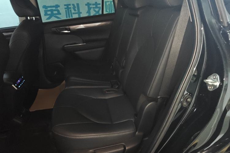 Used Toyota Highlander 2022 Dual-Engine 2.5L Four-Wheel Drive Supreme Edition 7-Seater Interior 4