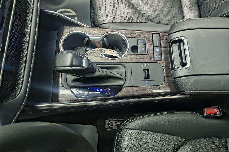 Used Toyota Highlander 2022 Dual-Engine 2.5L Four-Wheel Drive Supreme Edition 7-Seater Interior 4