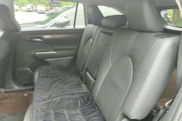 Used Toyota Highlander 2022 Dual-Engine 2.5L Four-Wheel Drive Supreme Edition 7-Seater Interior 4