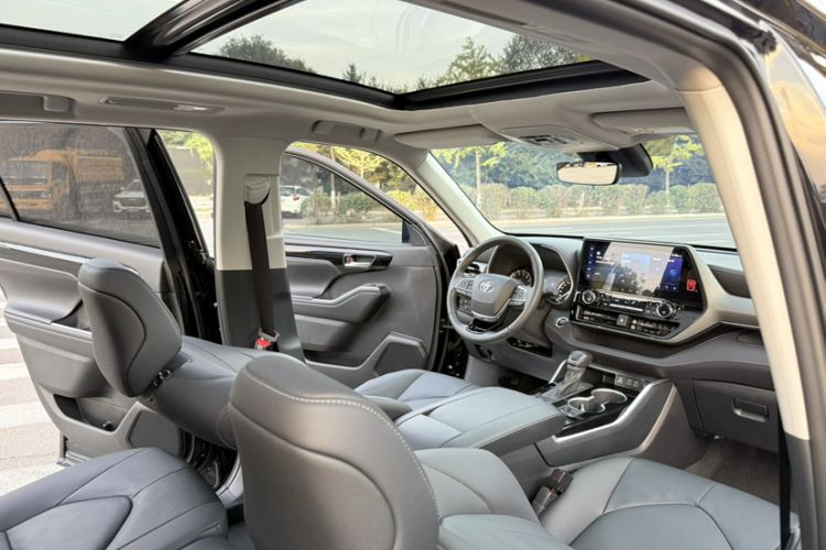 Used Toyota Highlander 2022 380T Four-Wheel Drive Prestige Edition 7-Seater Interior 4