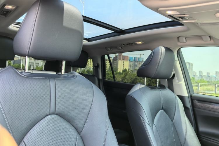 Used Toyota Highlander 2022 Dual-Engine 2.5L Four-Wheel Drive Supreme Edition 7-Seater Interior 4