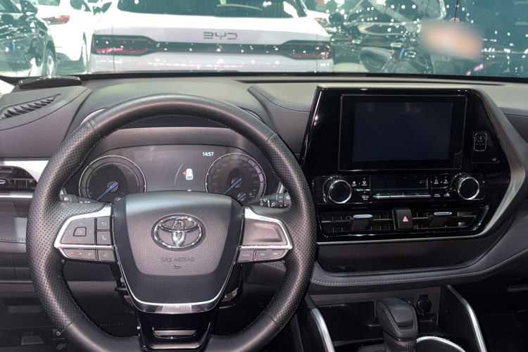 Used Toyota Highlander 2022 Dual-Engine 2.5L Two-Wheel Drive Elite Edition 5 Seats Interior 4