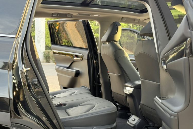 Used Toyota Highlander 2022 380T Four-Wheel Drive Prestige Edition 7-Seater Interior 5