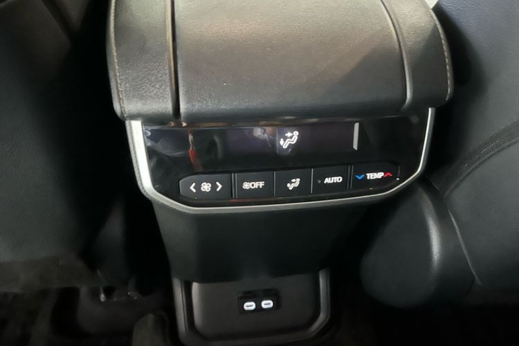 Used Toyota Highlander 2022 380T 4x4 Luxury Edition 7 Seats Interior 5