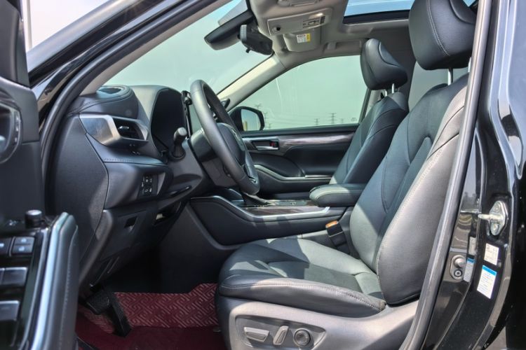 Used Toyota Highlander 2022 Dual-Engine 2.5L Four-Wheel Drive Supreme Edition 7-Seater Interior 5