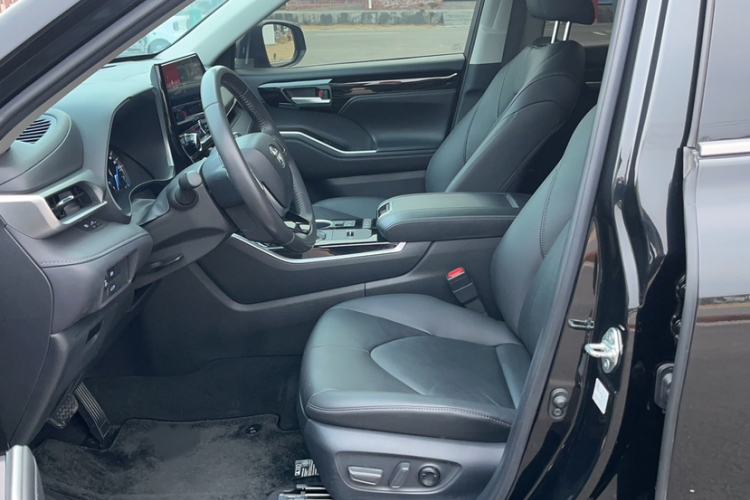 Used Toyota Highlander 2022 Dual-Engine 2.5L Four-Wheel Drive Prestige Version 7 Seats Interior 5