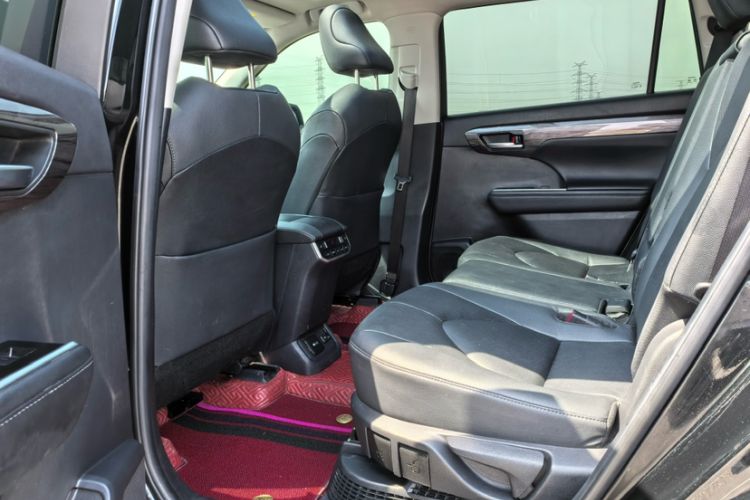 Used Toyota Highlander 2022 Dual-Engine 2.5L Four-Wheel Drive Supreme Edition 7-Seater Interior 6