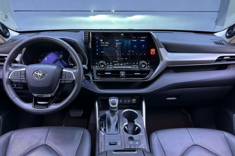 Used Toyota Highlander 2022 Dual-Engine 2.5L Four-Wheel Drive Supreme Edition 7-Seater Interior 7