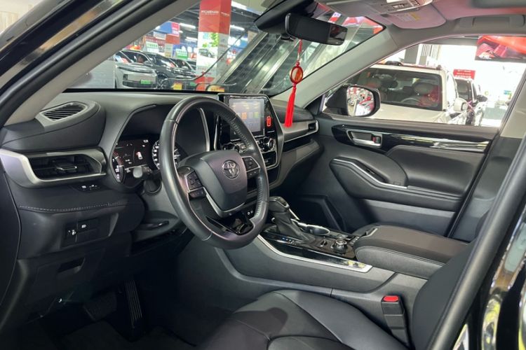 Used Toyota Highlander 2022 380T 4x4 Luxury Edition 7 Seats Interior 7
