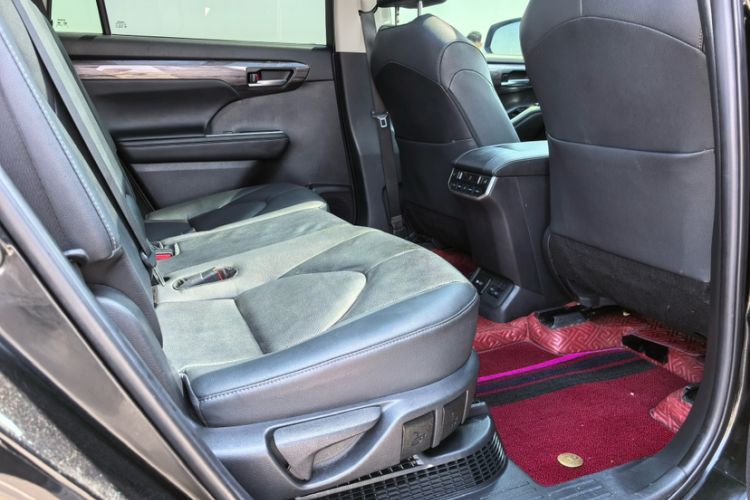Used Toyota Highlander 2022 Dual-Engine 2.5L Four-Wheel Drive Supreme Edition 7-Seater Interior 8