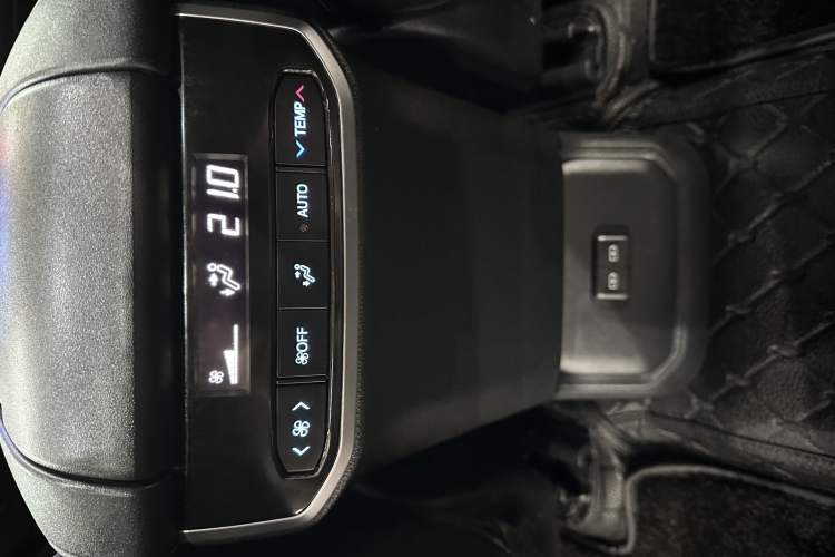 Used Toyota Highlander 2022 Dual-Engine 2.5L Four-Wheel Drive Prestige Version 7 Seats Interior 9
