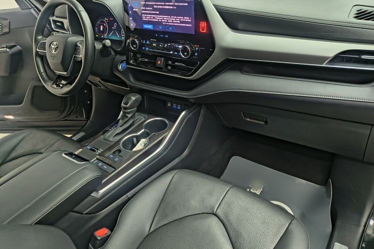 Used Toyota Highlander 2022 Dual-Engine 2.5L Four-Wheel Drive Supreme Edition 7-Seater Interior 9