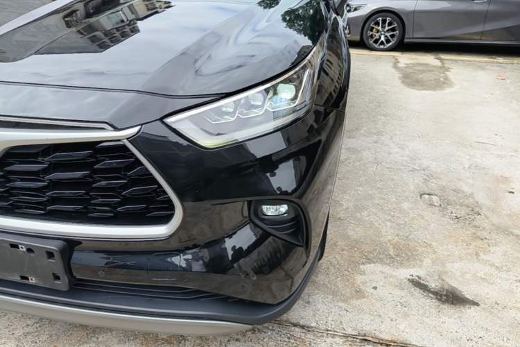 Used Toyota Highlander 2022 Dual-Engine 2.5L Four-Wheel Drive Supreme Edition 7-Seater Left Front Headlight