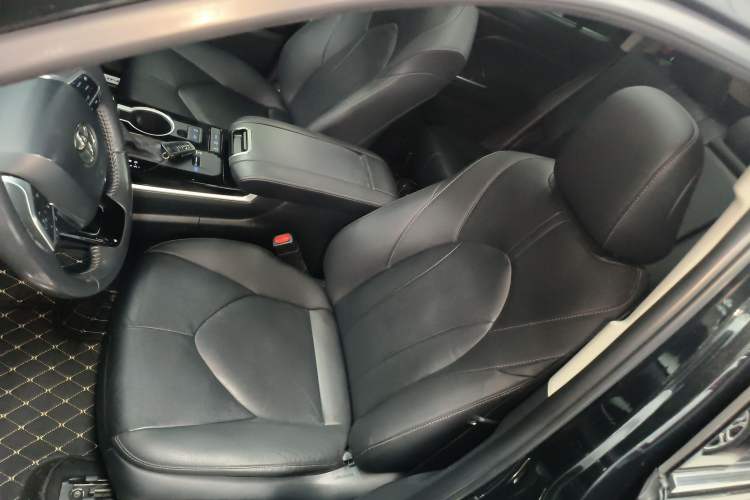 Used Toyota Highlander 2022 Dual-Engine 2.5L Four-Wheel Drive Prestige Version 7 Seats Left Front Seat