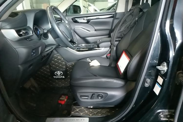 Used Toyota Highlander 2022 Dual-Engine 2.5L Four-Wheel Drive Prestige Version 7 Seats Left Front Seat