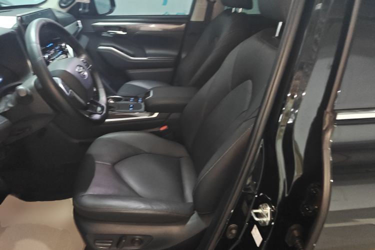 Used Toyota Highlander 2022 Dual-Engine 2.5L Four-Wheel Drive Supreme Edition 7-Seater Left Front Seat