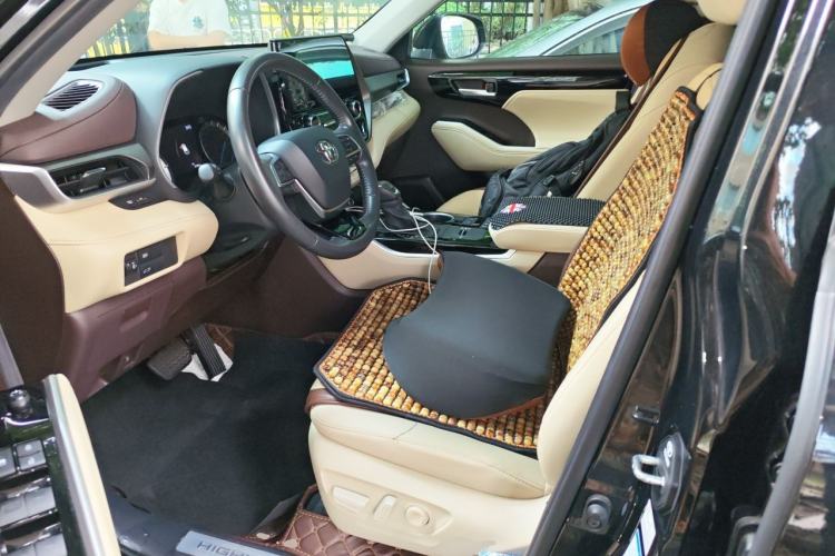 Used Toyota Highlander 2022 Dual-Engine 2.5L Four-Wheel Drive Prestige Version 7 Seats Left Front Seat