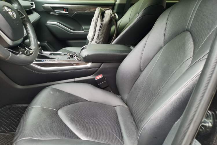 Used Toyota Highlander 2022 Dual-Engine 2.5L Four-Wheel Drive Supreme Edition 7-Seater Left Front Seat