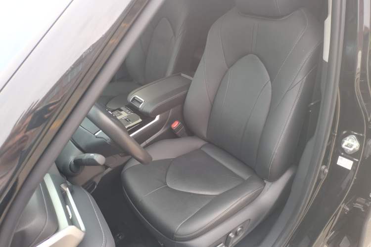 Used Toyota Highlander 2022 Dual-Engine 2.5L Two-Wheel Drive Prestige Edition 7-Seater Left Front Seat