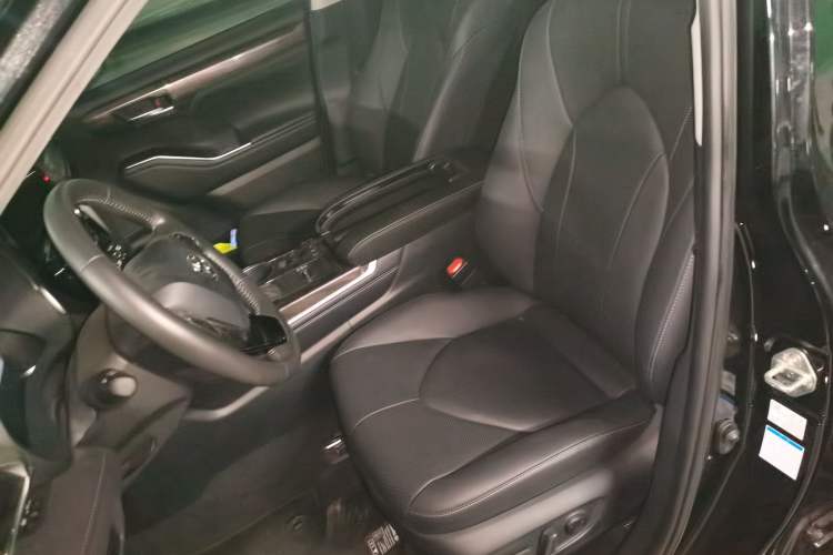 Used Toyota Highlander 2022 Dual-Engine 2.5L Four-Wheel Drive Supreme Edition 7-Seater Left Front Seat