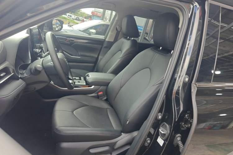 Used Toyota Highlander 2022 Dual-Engine 2.5L Two-Wheel Drive Elite Edition 5 Seats Left Front Seat