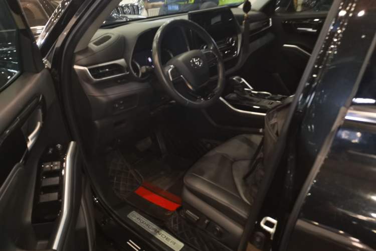 Used Toyota Highlander 2022 Dual-Engine 2.5L Four-Wheel Drive Prestige Version 7 Seats Left Front Seat