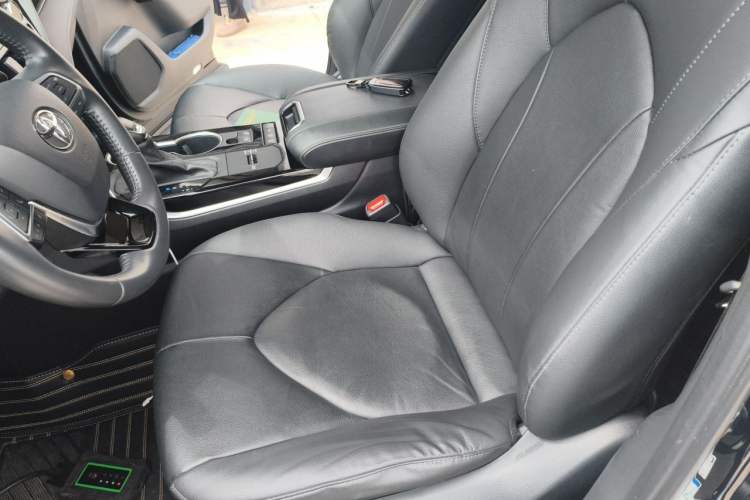 Used Toyota Highlander 2022 Dual-Engine 2.5L Four-Wheel Drive Prestige Version 7 Seats Left Front Seat