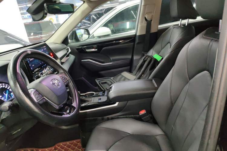 Used Toyota Highlander 2022 Dual-Engine 2.5L Four-Wheel Drive Prestige Version 7 Seats Left Front Seat