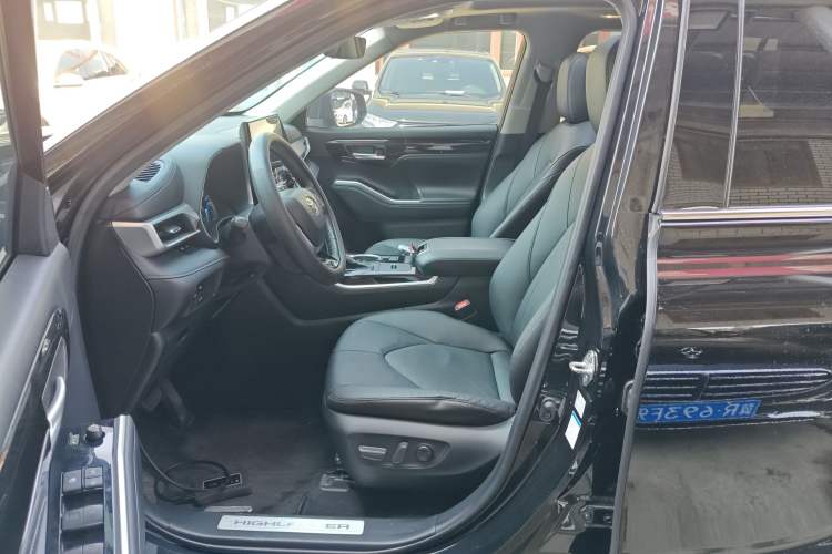 Used Toyota Highlander 2022 Dual-Engine 2.5L Four-Wheel Drive Prestige Version 7 Seats Left Front Seat