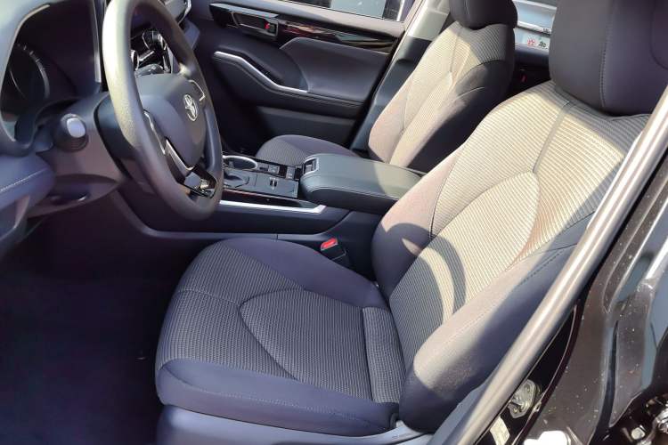 Used Toyota Highlander 2022 Dual-Engine 2.5L Two-Wheel Drive Elite Edition 5 Seats Left Front Seat