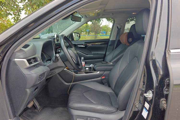 Used Toyota Highlander 2022 Dual-Engine 2.5L Four-Wheel Drive Prestige Version 7 Seats Left Front Seat