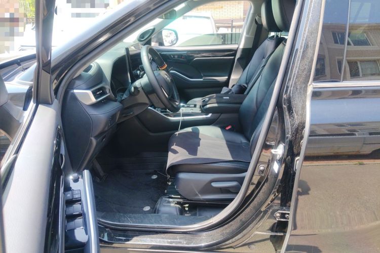 Used Toyota Highlander 2022 Dual-Engine 2.5L 4x4 Elite Edition 7-Seater Left Front Seat