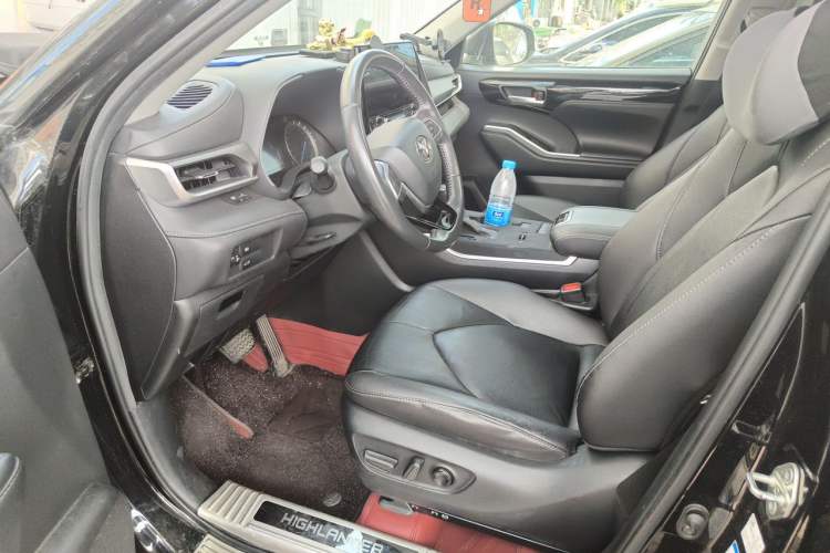 Used Toyota Highlander 2022 Dual-Engine 2.5L Four-Wheel Drive Prestige Version 7 Seats Left Front Seat
