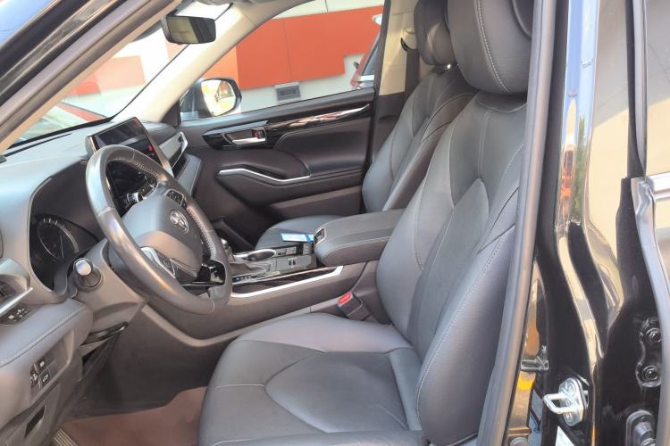 Used Toyota Highlander 2022 Dual-Engine 2.5L Four-Wheel Drive Prestige Version 7 Seats Left Front Seat
