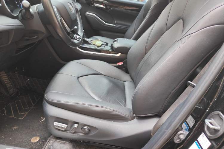 Used Toyota Highlander 2022 Dual-Engine 2.5L Four-Wheel Drive Prestige Version 7 Seats Left Front Seat