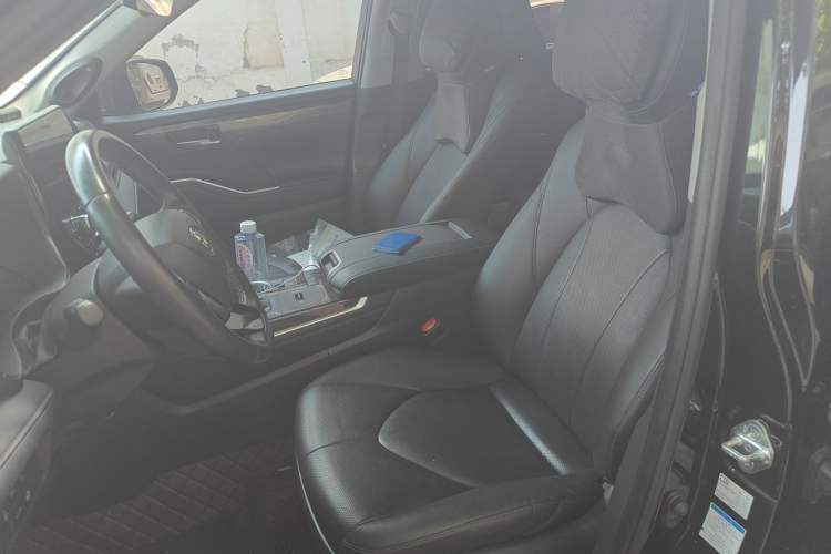 Used Toyota Highlander 2022 Dual-Engine 2.5L Four-Wheel Drive Supreme Edition 7-Seater Left Front Seat