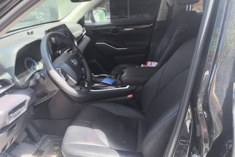 Used Toyota Highlander 2022 Dual-Engine 2.5L Two-Wheel Drive Elite Edition 5 Seats Left Front Seat