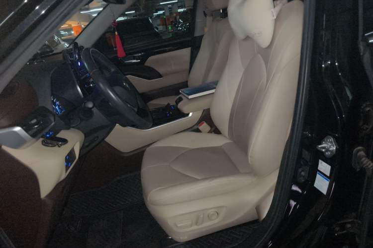 Used Toyota Highlander 2022 Dual-Engine 2.5L Four-Wheel Drive Prestige Version 7 Seats Left Front Seat