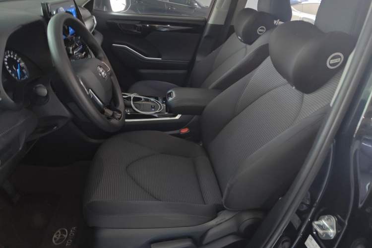 Used Toyota Highlander 2022 Dual-Engine 2.5L 4x4 Elite Edition 7-Seater Left Front Seat