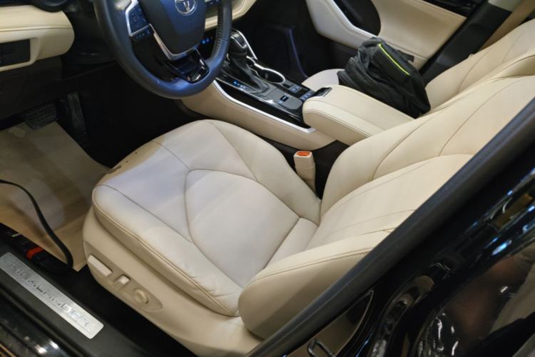 Used Toyota Highlander 2022 Dual-Engine 2.5L Four-Wheel Drive Prestige Version 7 Seats Left Front Seat