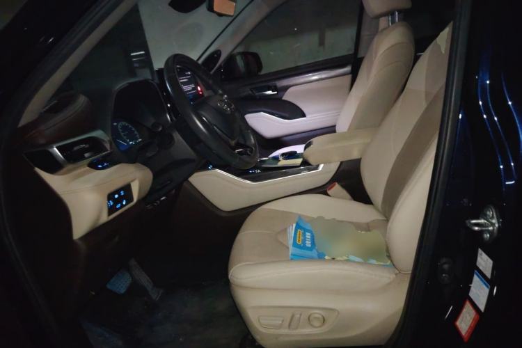 Used Toyota Highlander 2022 Dual-Engine 2.5L Four-Wheel Drive Supreme Edition 7-Seater Left Front Seat