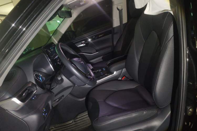 Used Toyota Highlander 2022 Dual-Engine 2.5L Four-Wheel Drive Prestige Version 7 Seats Left Front Seat