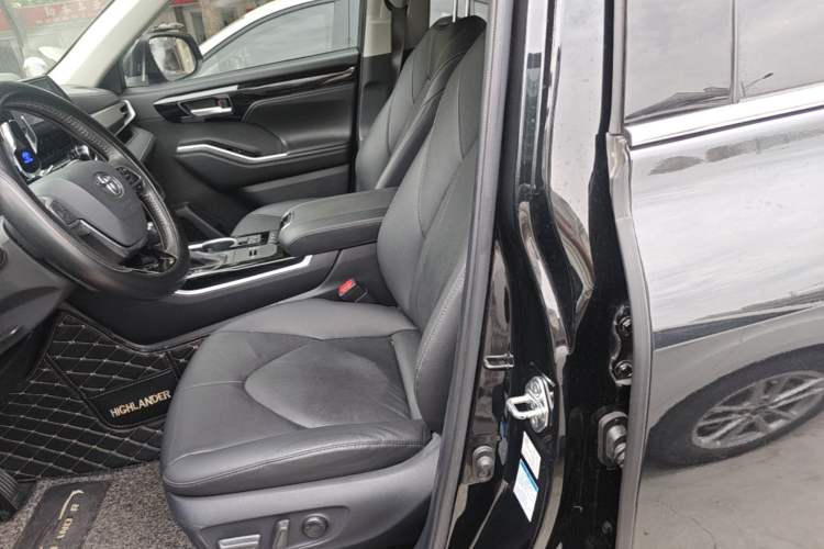Used Toyota Highlander 2022 Dual-Engine 2.5L Four-Wheel Drive Prestige Version 7 Seats Left Front Seat