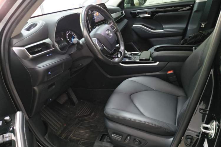 Used Toyota Highlander 2022 Dual-Engine 2.5L Four-Wheel Drive Luxury Edition 7 Seats Left Front Seat