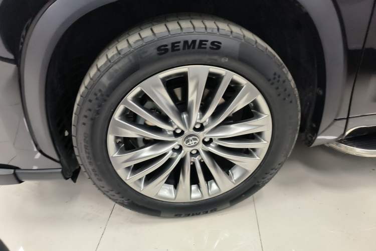 Used Toyota Highlander 2022 Dual-Engine 2.5L Four-Wheel Drive Prestige Version 7 Seats Left Front Wheel Hub
