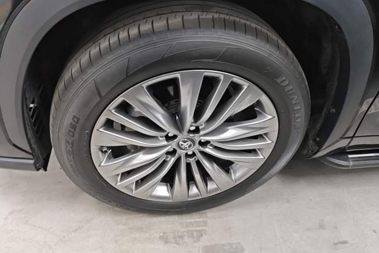 Used Toyota Highlander 2022 380T Four-Wheel Drive Prestige Edition 7-Seater Left Front Wheel Hub
