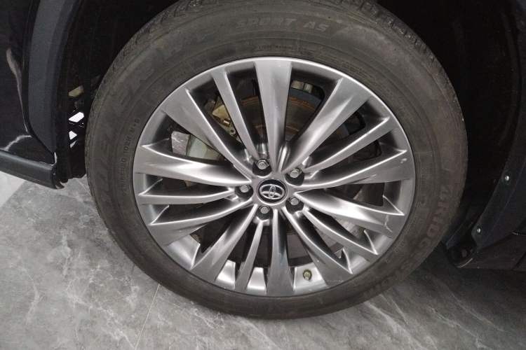 Used Toyota Highlander 2022 380T 4x4 Luxury Edition 7 Seats Left Front Wheel Hub